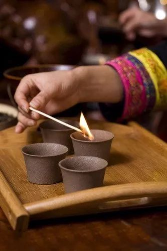 茶圈怪事多！这些民族茶可以喝、可以入菜，更能救命！