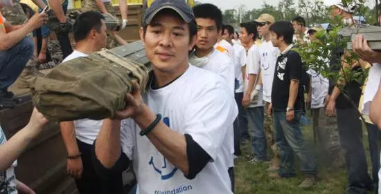 “功夫皇帝”李连杰 在生死与名利的挑战面前禅修给了他力量