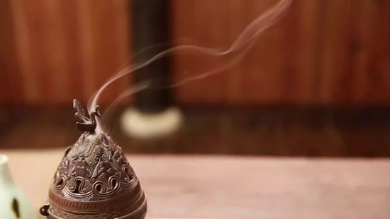 忘却世间思虑，涤尽心中尘埃禅意生活