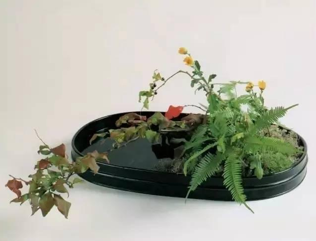 日本花道的极致美学：花道在柔，以刚为饰