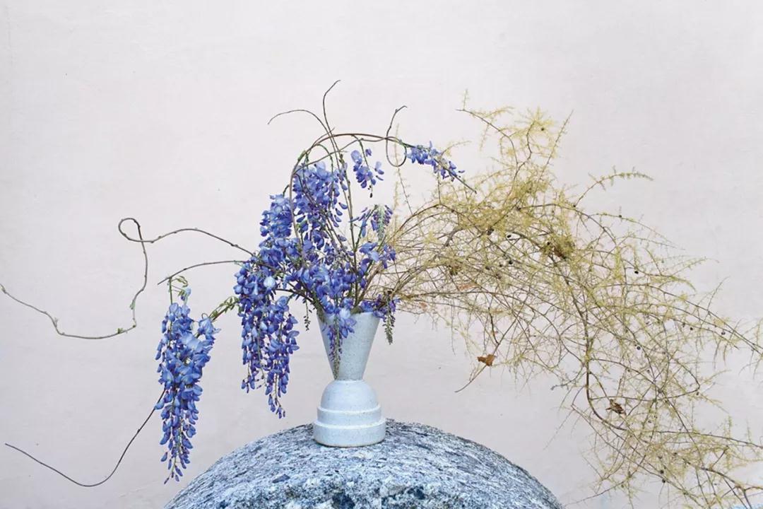 窥看新时代花艺：当代艺术、传统花道与FREAKEBANA
