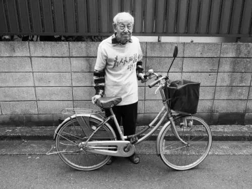 最后一名“日本八路”离世：曾是僧人的他 因何获颁中国抗战纪念章？