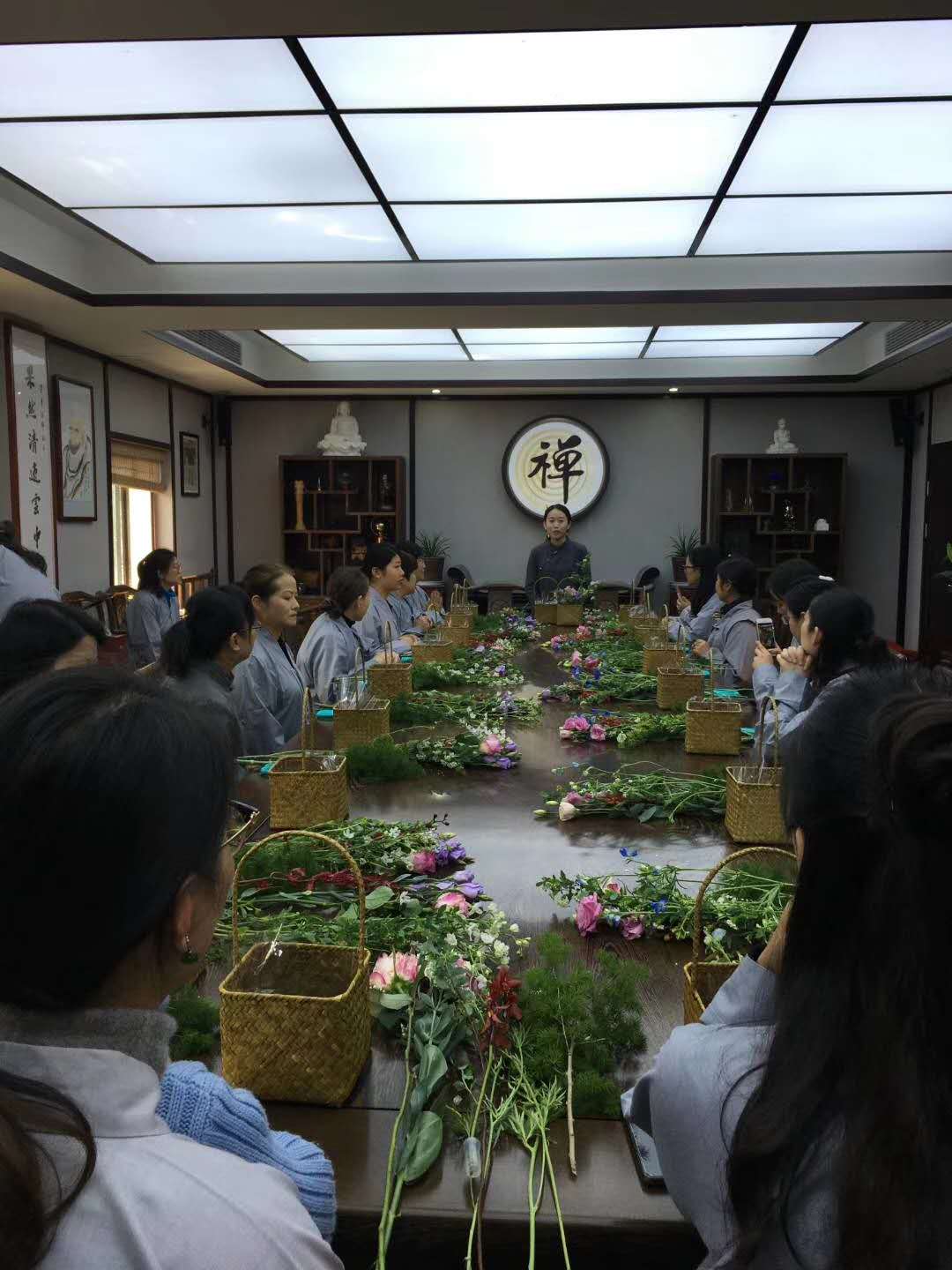 学习佛前供献鲜花课程
