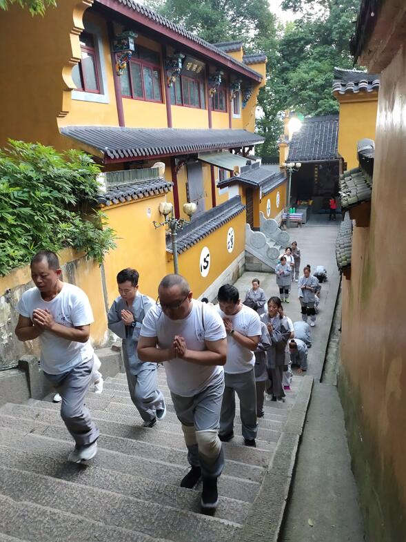 13.朝礼肉身殿1