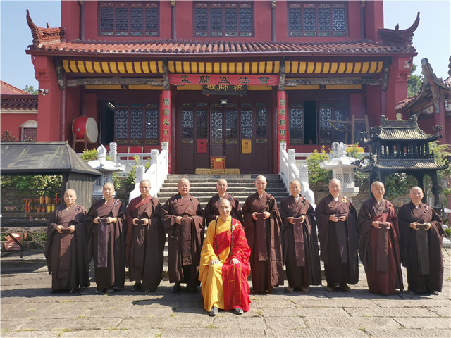 宽容大和尚主法 安徽天柱山三祖禅寺解夏安居圆满结束