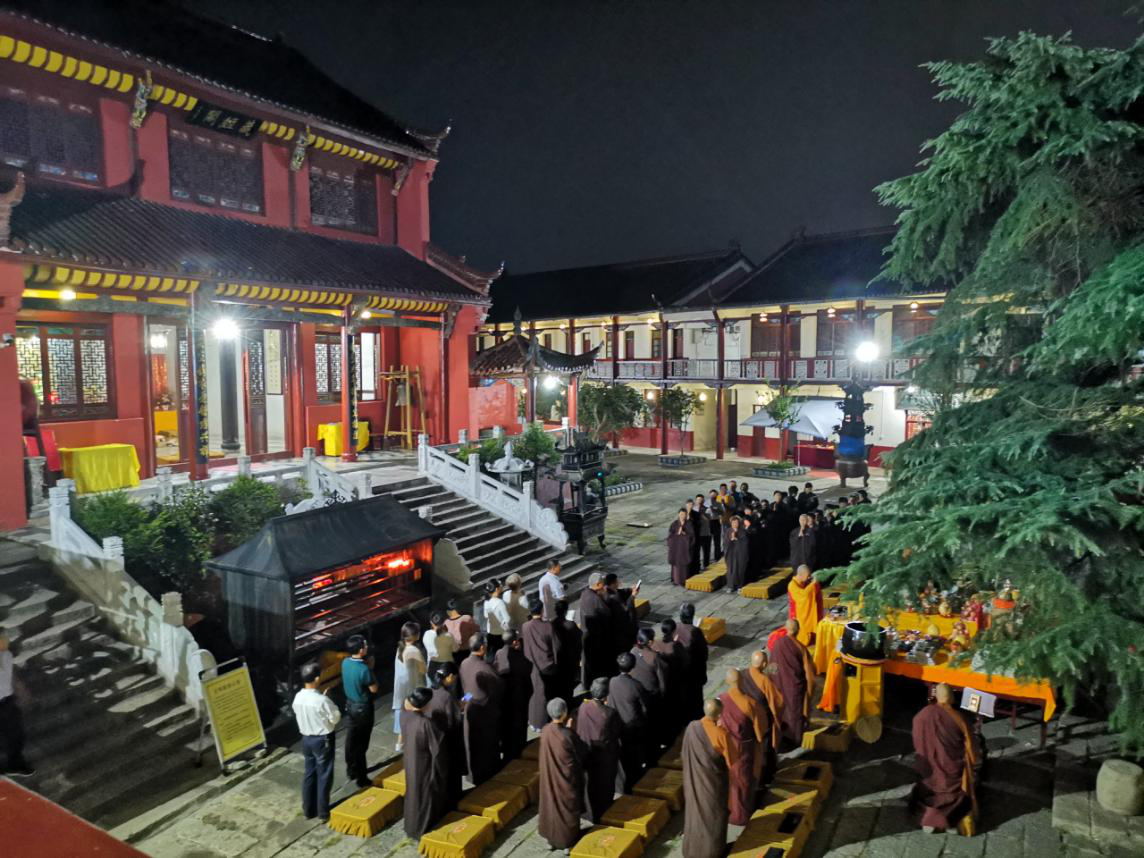 安徽天柱山三祖禅寺举行中秋拜月祈福活动 宽容大和尚拈香主法