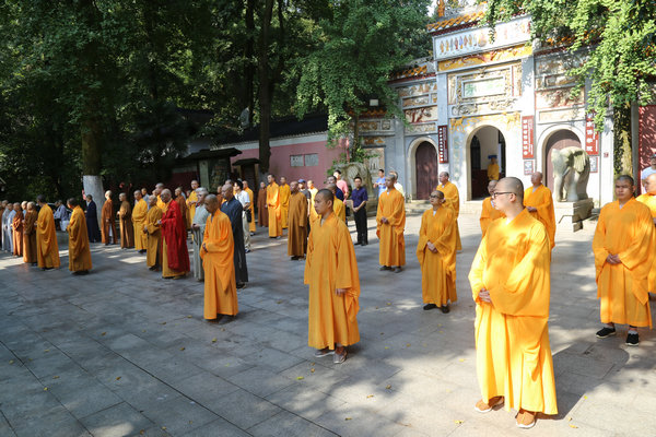 湖南佛学院第十届第四学期开学大会在长沙麓山寺讲经堂召开 圣辉大和尚讲话