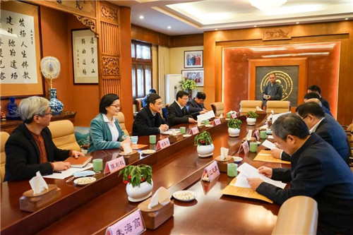 宁波市政协主席徐宇宁走访奉化雪窦寺 并提出三点要求