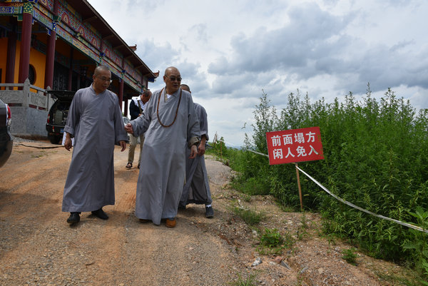 湖南佛慈2021慈善行第一站——资助娄底白云禅寺