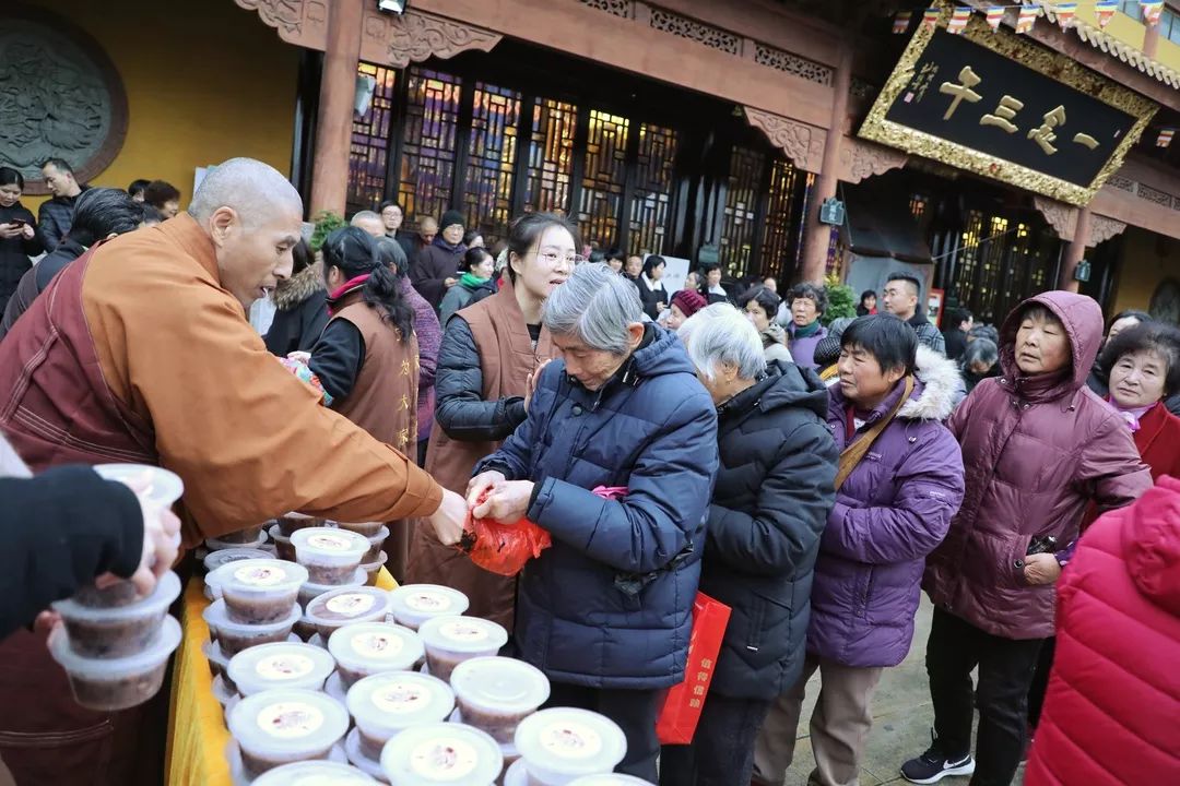 同觉腊八施粥，恭迎佛陀成道吉日