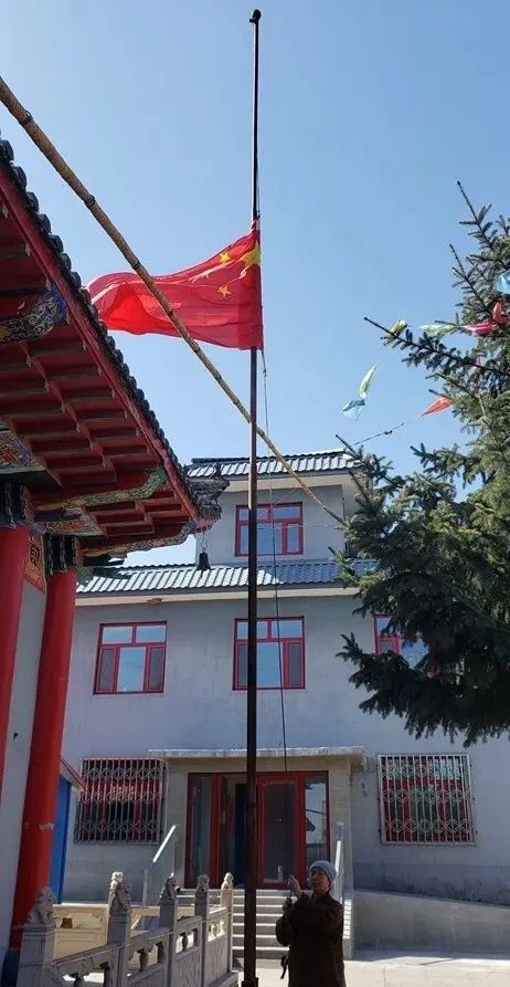 菩萨垂泪 春风含悲|吉林省全省佛教活动场所降半旗志哀