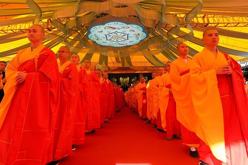 南普陀寺隆重举行己亥年无遮水陆法会熏坛洒净仪式