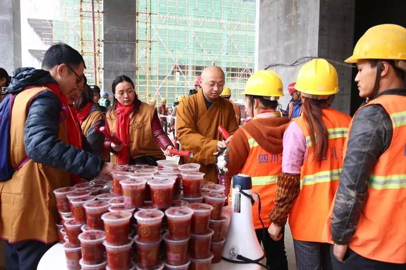 文殊院己亥年腊八奉粥30万份，温暖，欢喜，圆满！