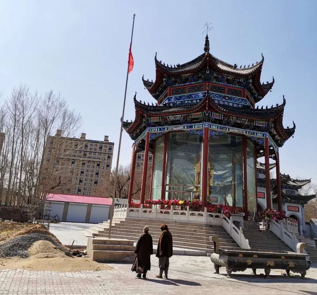 菩萨垂泪 春风含悲|吉林省全省佛教活动场所降半旗志哀