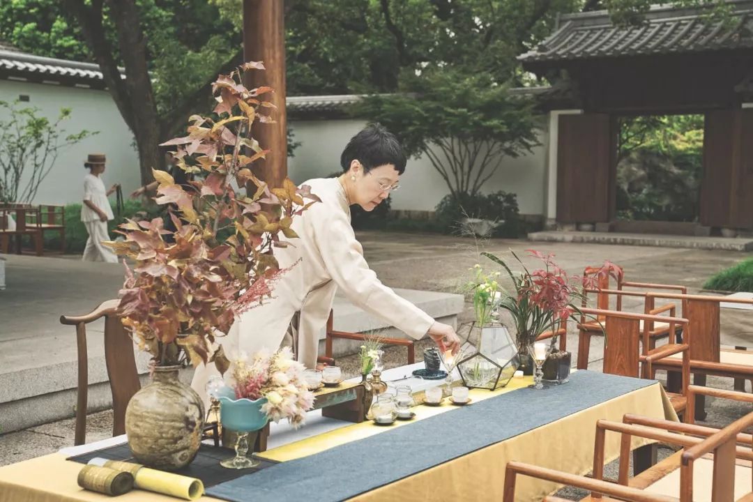 一场凌晨4点的雅聚:每个人都舍不得讲话