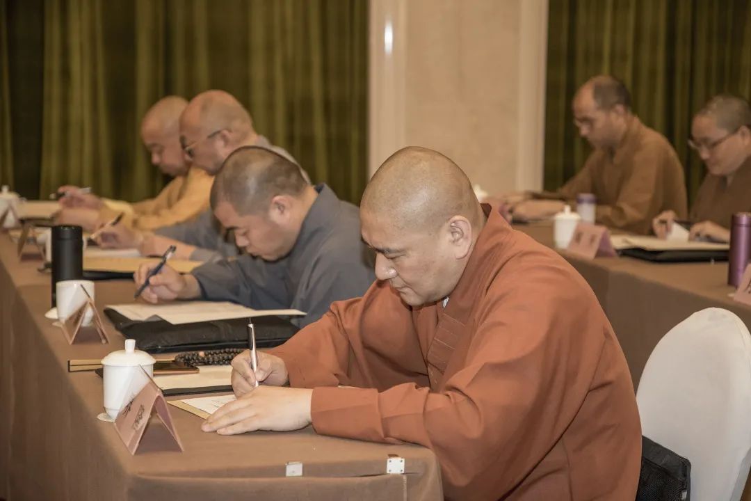省佛协七届理事会第十一次会长会议、 第四次常务理事会会议在杭州召开