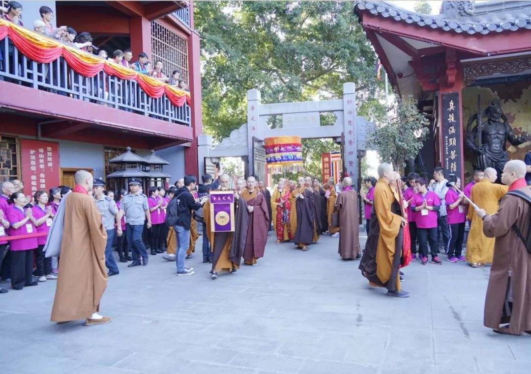 厦门鸿山寺“五百罗汉堂圣像开光暨法云法师荣膺方丈升座庆典”圆满