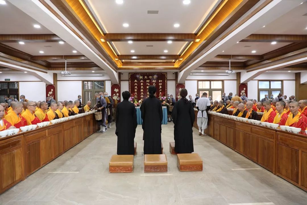 南普陀寺无遮水陆法会设上堂大斋供众