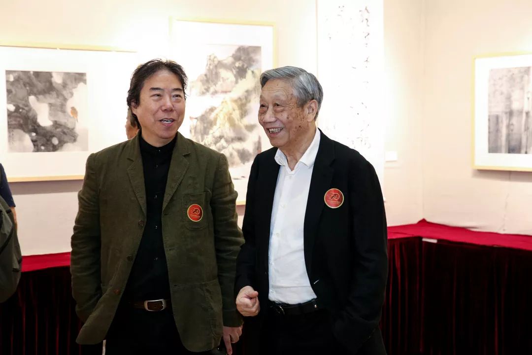 献礼祖国七十华诞，“笔墨颂中华”书画展在上海玉佛禅寺顺利开幕！