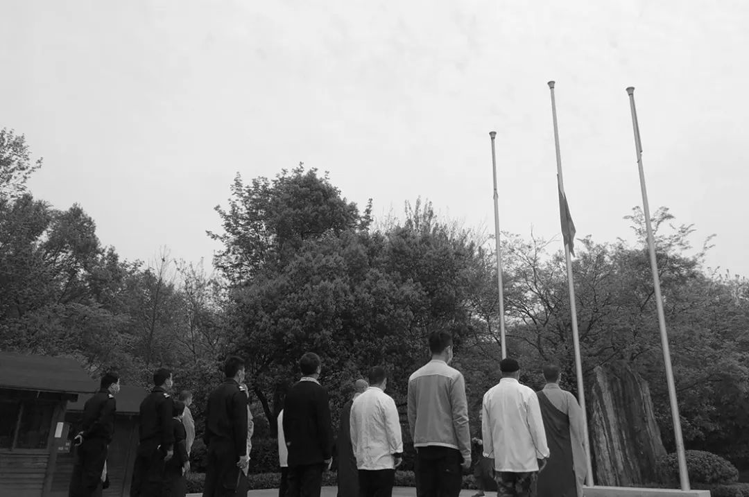 清明祭 | 全国哀悼日 各地寺院响应国家号召下半旗志哀