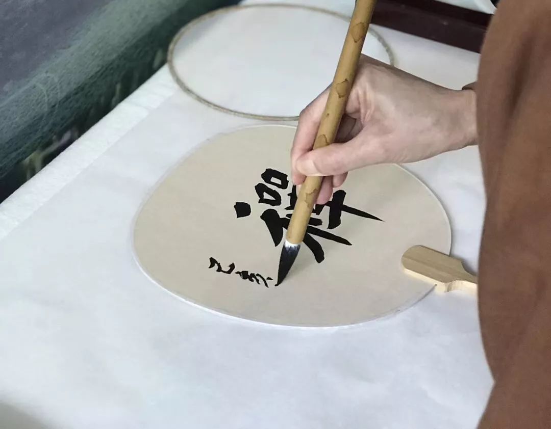 杭州佛学院举办2019夏安居扇画展