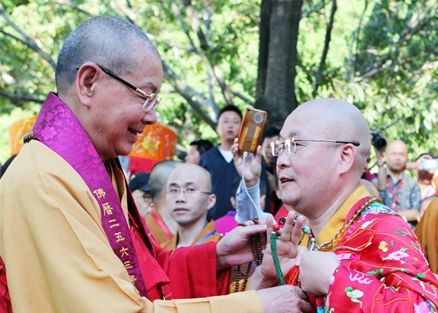 厦门鸿山寺“五百罗汉堂圣像开光暨法云法师荣膺方丈升座庆典”圆满