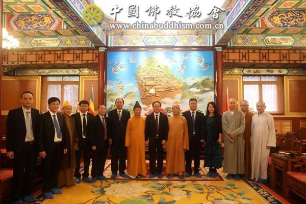 演觉副会长会见越南政府宗教委员会主任武战胜