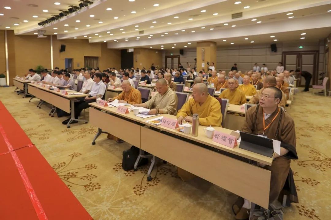 广东召开现场会以推进文明敬香为抓手深化佛教道教商业化治理工作