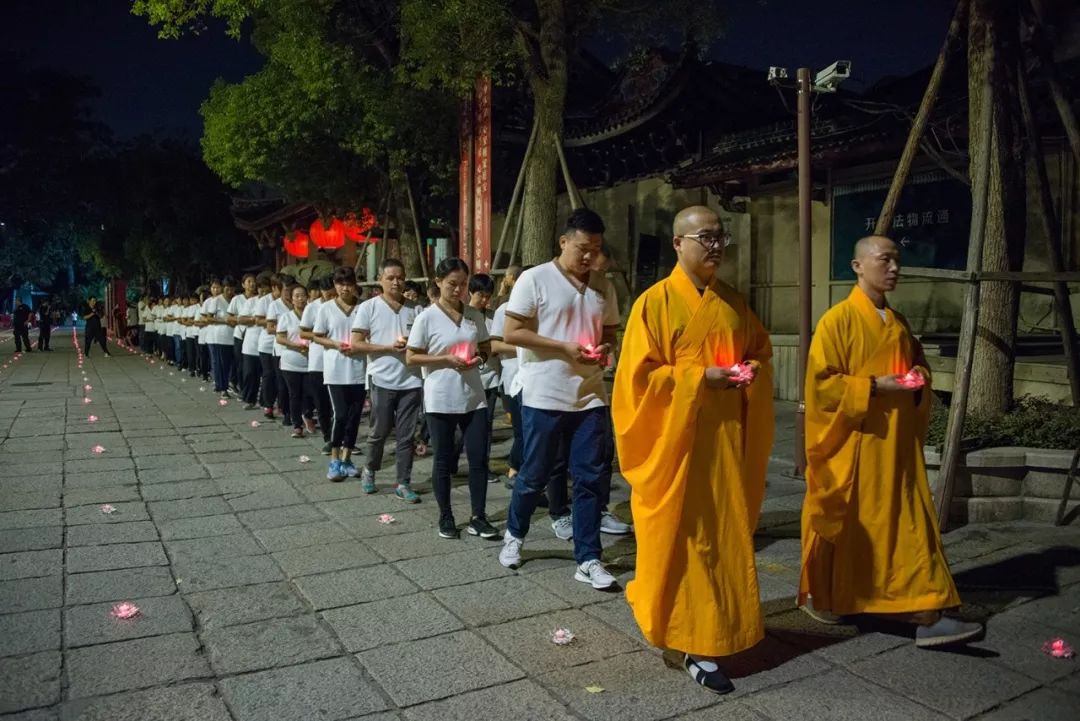 传灯祈福法会隆重举行——南普陀寺第十一届义工培训大会圆满落幕