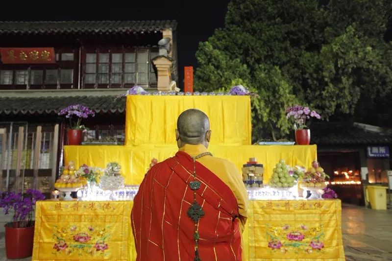 鸡鸣动态│我寺举行中秋祭月祈福法会