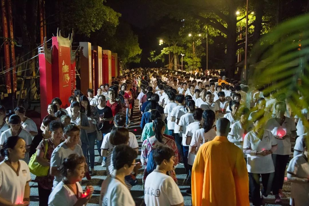 传灯祈福法会隆重举行——南普陀寺第十一届义工培训大会圆满落幕