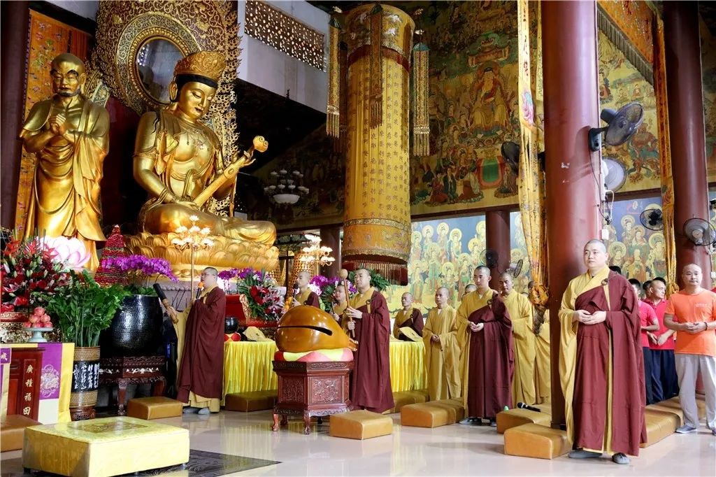 深圳弘法寺升国旗仪式：歌唱我们的祖国，感恩伟大的时代