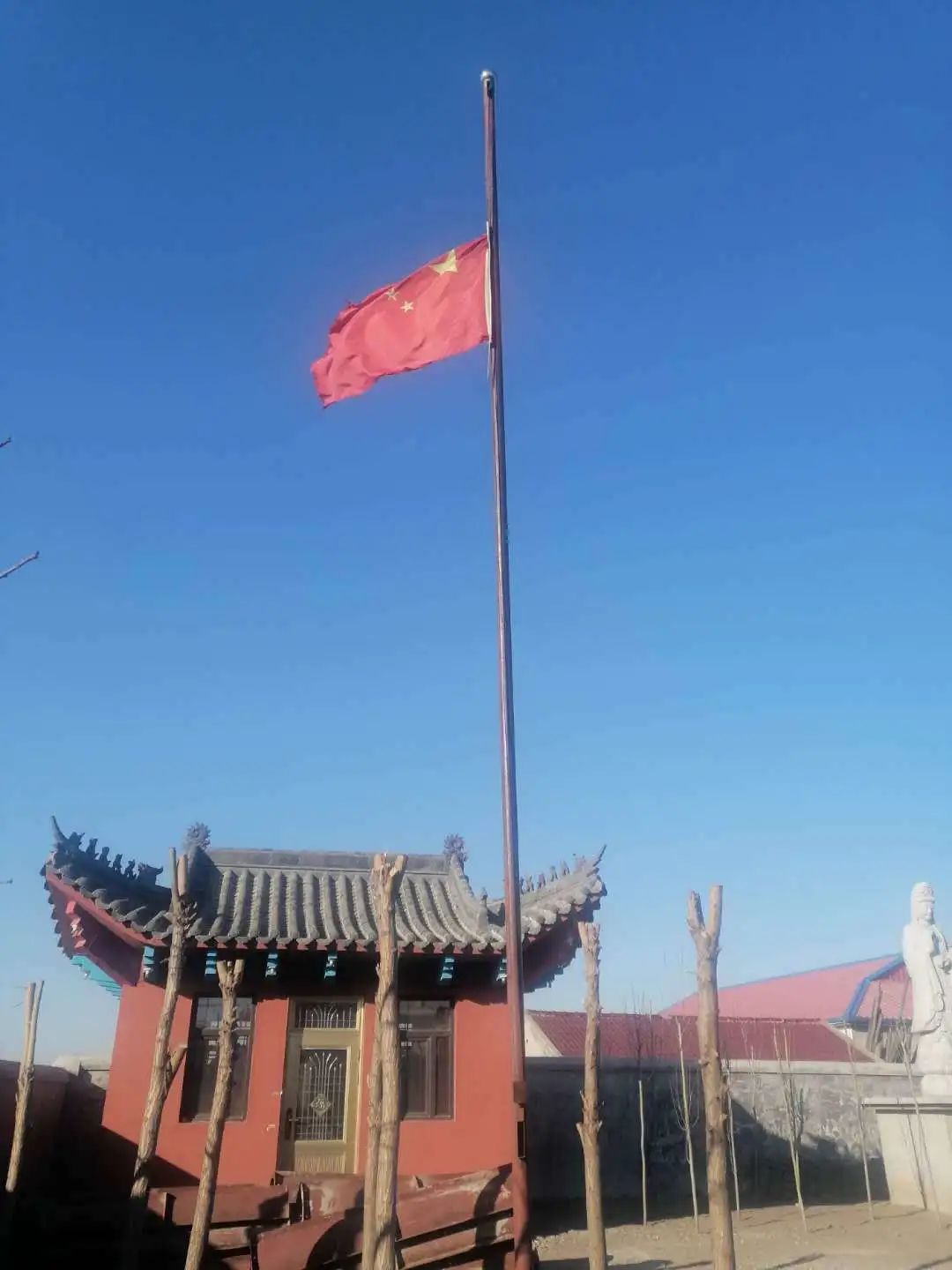 菩萨垂泪 春风含悲|吉林省全省佛教活动场所降半旗志哀