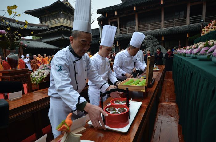 今天十五家饭店、十大寺院齐聚香积寺干了件“天大”的事儿！