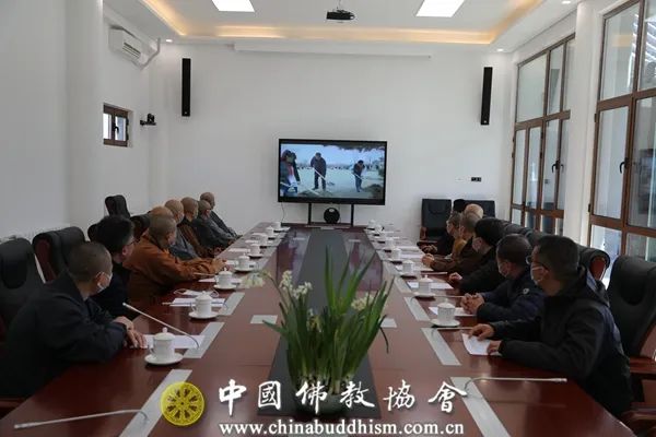中国佛教协会与中国佛学院在凤凰岭新校区开展植树活动