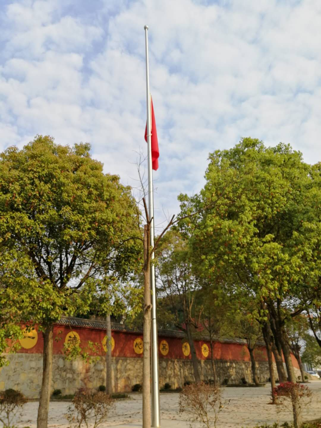 缅怀英烈,悼念同胞 | 湖北省佛教界举行哀悼活动