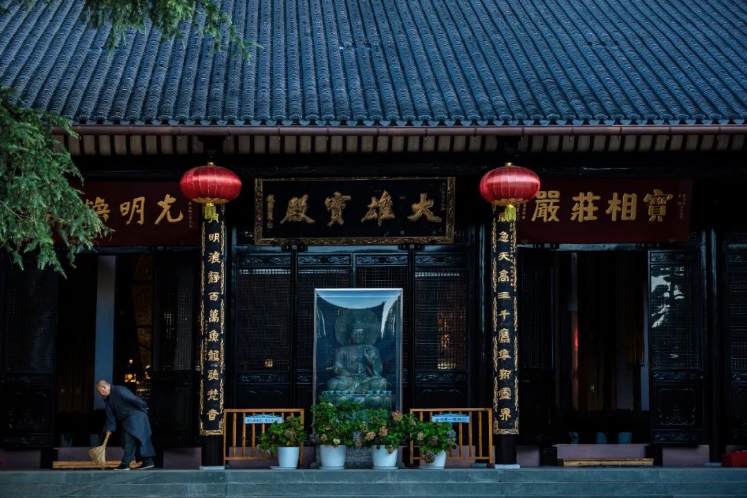 千年古刹东方山弘化禅寺迎来大雄宝殿修缮重光和全堂佛像开光