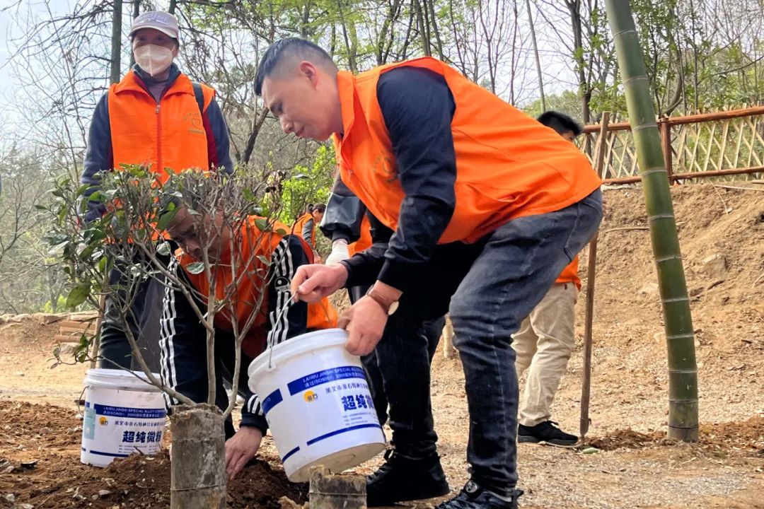 湖北法藏寺举办植树环保活动 共建绿色生态东方山