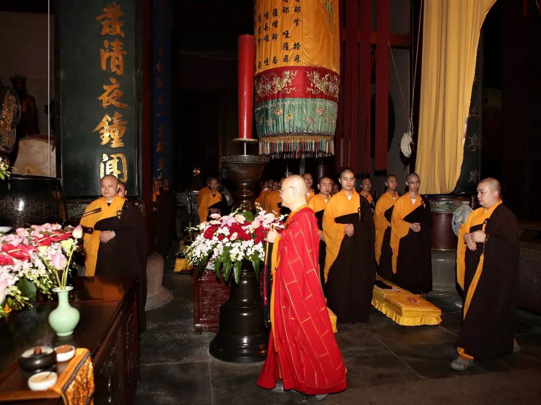 新闻 | 农历七月十五清晨 杭州灵隐寺举行执事请职、己亥夏安居圆满解夏仪式
