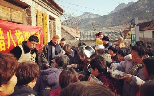 己亥年少林寺广施腊八粥:禅心施福粥,粥香溢全球