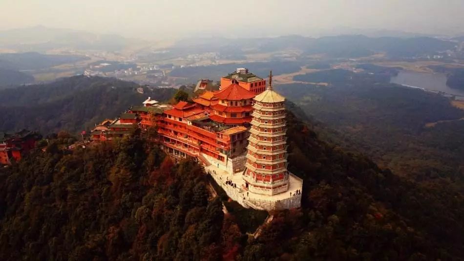 印空长老尼迎来百岁寿辰,她在人间如何践行佛法?