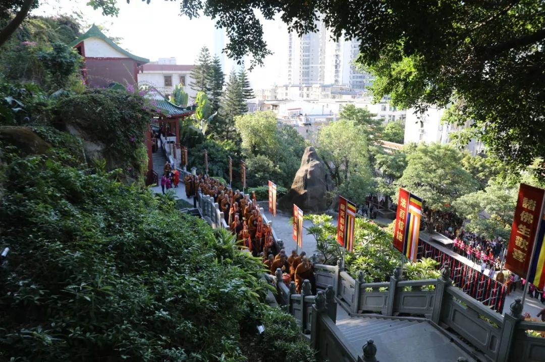 厦门鸿山寺“五百罗汉堂圣像开光暨法云法师荣膺方丈升座庆典”圆满