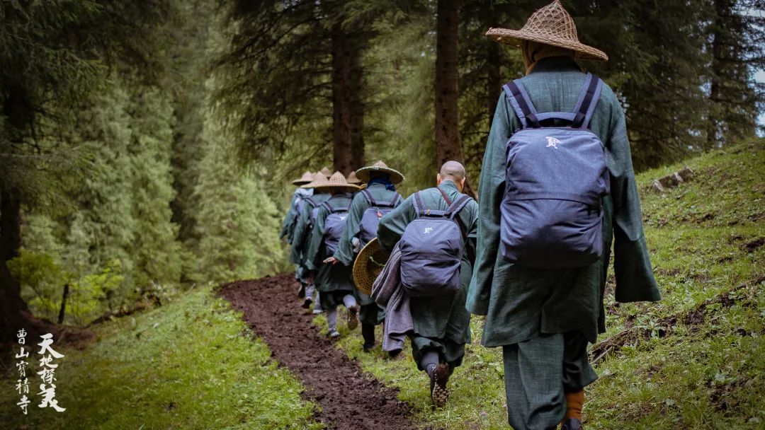 行脚只是徒步旅行?佛门“踏破铁鞋”的修行方式了解一下