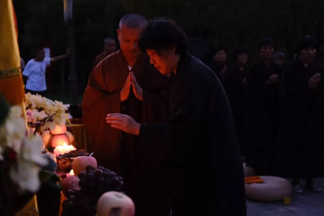 同觉中秋 | 慧泉传灯映天宇,邀月同坐一支香