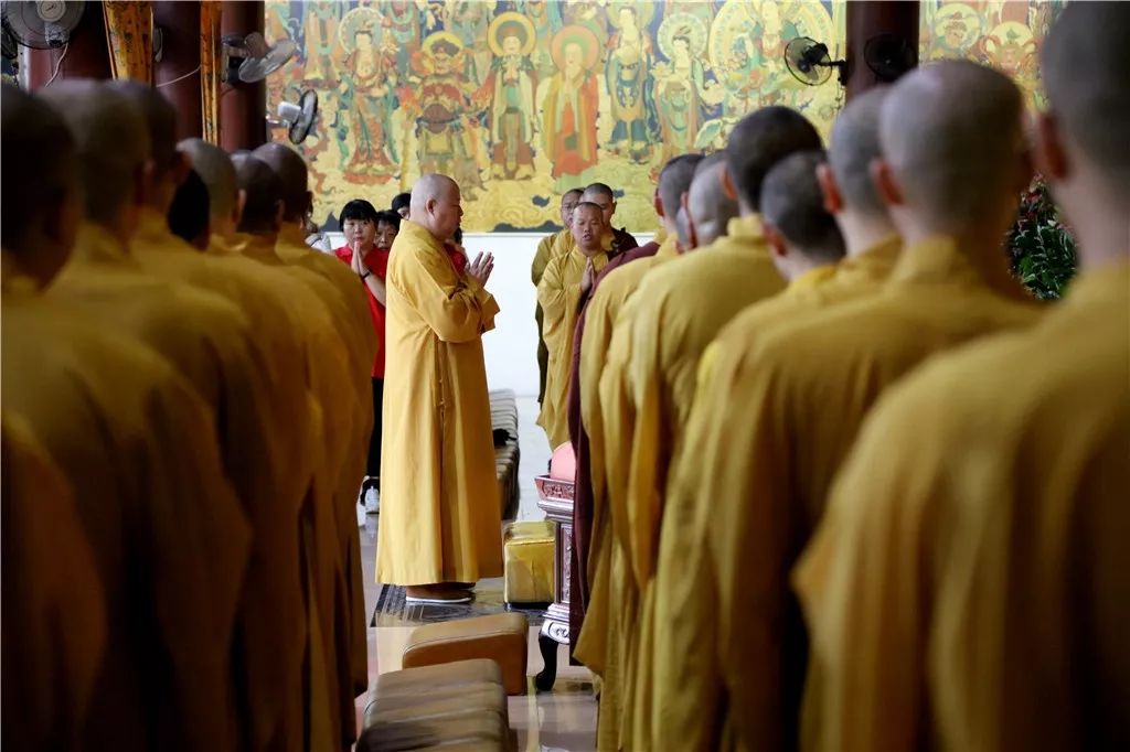 深圳弘法寺升国旗仪式：歌唱我们的祖国，感恩伟大的时代