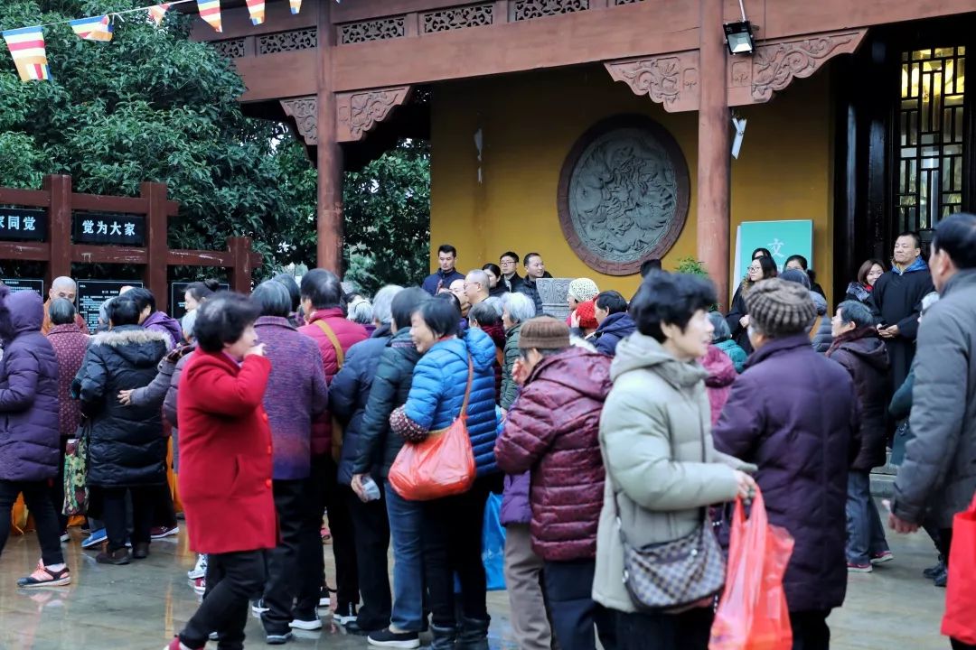 同觉腊八施粥，恭迎佛陀成道吉日