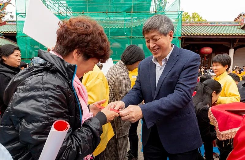 爱心厦门我们一起行动 新年书画慈善行 爱心从厦门佛教界传递