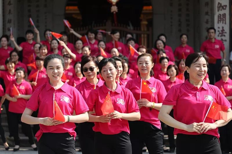 厦门佛教界喜迎中华人民共和国成立70周年暨四爱主题图片展揭幕