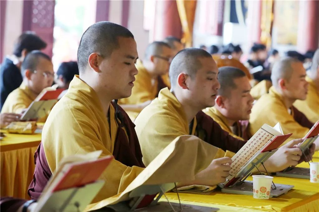 深圳弘法寺升国旗仪式：歌唱我们的祖国，感恩伟大的时代