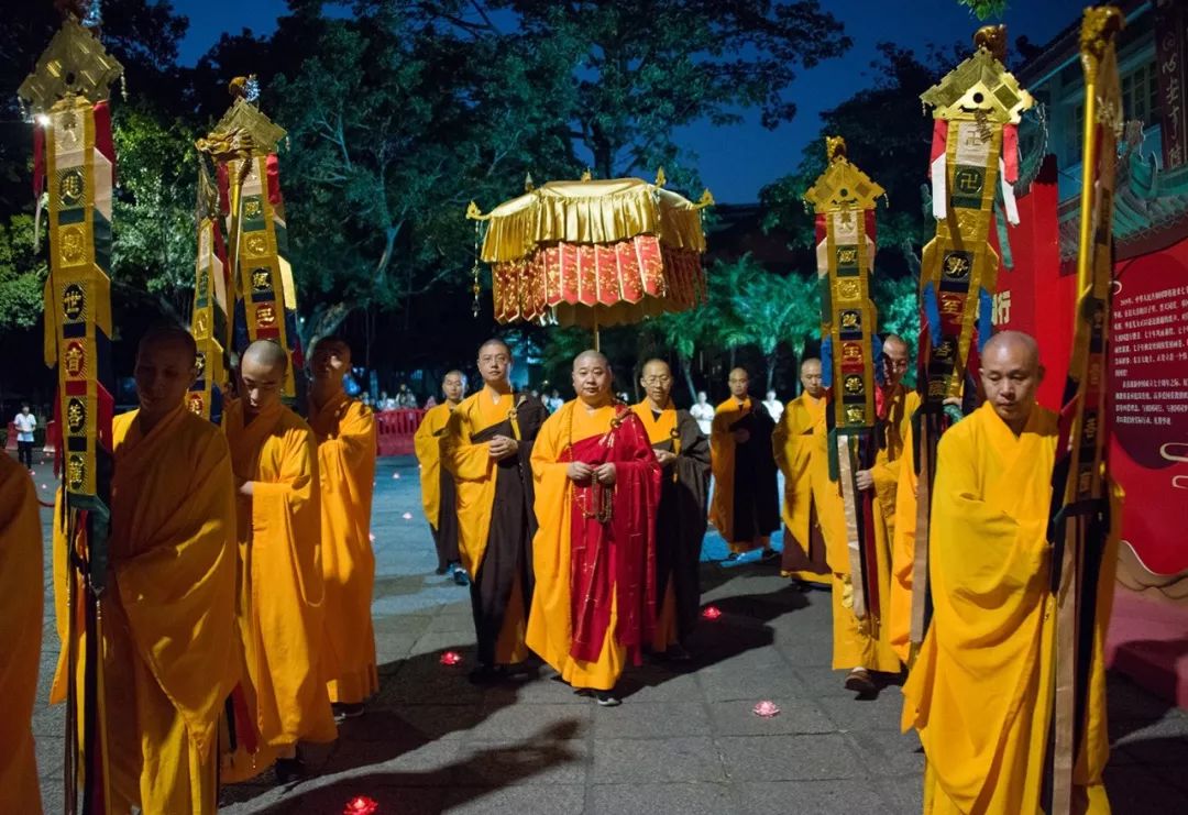 传灯祈福法会隆重举行——南普陀寺第十一届义工培训大会圆满落幕